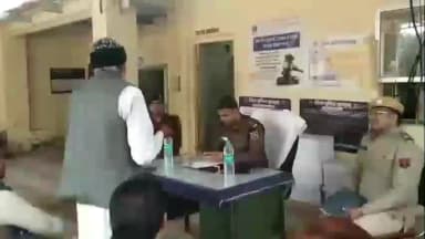 सूरजगढ़: सूरजगढ़ पहुंचे एसपी बृजेश ज्योति ने सीएलजी बैठक ली, आपराधिक गतिविधियों पर अंकुश लगाने के दिए निर्देश