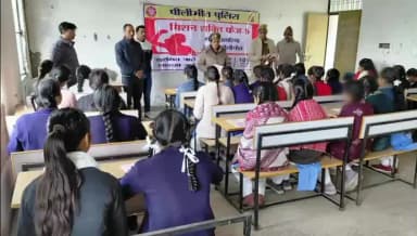 अमरिया: अमरिया में मिशन शक्ति-5 अभियान, केंद्र प्रभारी अनुराधा सिंह ने छात्राओं और महिलाओं को किया जागरूक
