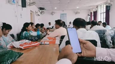 लहलादपुर: 1500 छात्रों का आधार कार्ड नहीं बनने पर हेडमास्टर को कारण बताओ नोटिस