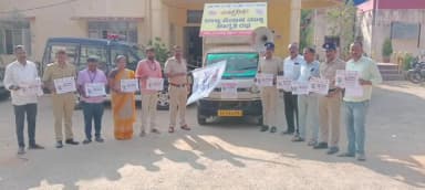 ಮೊಳಕಾಲ್ಮುರು: ಪಟ್ಟಣದಲ್ಲಿ ಬಾಲ್ಯ ವಿವಾಹ ಮುಕ್ತ ಜಾಗೃತಿ ರಥಯಾತ್ರೆ ಅಭಿಯಾನಕ್ಕೆ ಸಿಪಿಐ ಆರ್. ನಾಗರಾಜ್ ಚಾಲನೆ