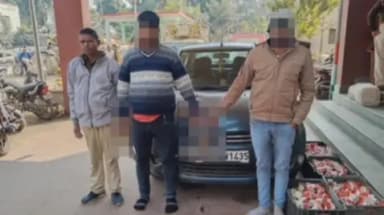 कुचायकोट: पुलिस ने बेलवनवा गांव के पास से कार सवार 2 लोगों को 61 लीटर शराब के साथ किया गिरफ्तार