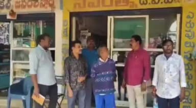 రాజవొమ్మంగి మండలంలో ఏపీ ఈపీడీసీఎల్ అధికారులు స్పెషల్ డ్రైవ్ కరెంట్ బిల్లులు కట్టకపోతే విద్యుత్ కనెక్షన్ కట్