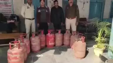 आरंग: आरंग थाना क्षेत्र में सिलेंडर चोरी के आरोपियों को किया गया गिरफ्तार, जिले के कई थाना क्षेत्रों से चोरी हुए थे सिलेंडर