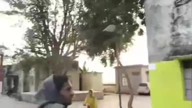 सहार: धनछुआ गांव में दो पक्षों के बीच जमकर हुई मारपीट, चार लोगों पर नामजद केस दर्ज, पुलिस जांच में जुटी, एक जख्मी हुआ रेफर