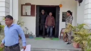 তুফানগঞ্জ ২: কৃষি জমি খনন করে মাটি পাচারের অভিযোগ, নাকারখানা এলাকায় অভিযান চালিয়ে মাটি বোঝাই ট্রলি সহ ধৃত এক