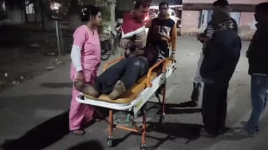 আউশগ্রাম ১: আউশগ্রামের ফতেপুরে টোটো ও লরির সংঘর্ষ, মৃত হল টোটো চালকের, উত্তেজনা এলাকায়