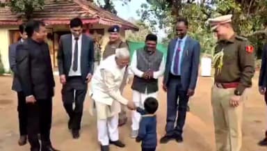 तामिया: राज्यपाल चिमटीपुर होमस्टे का निरीक्षण करने पहुंचे, बच्चों से मिले और वृक्षारोपण किया