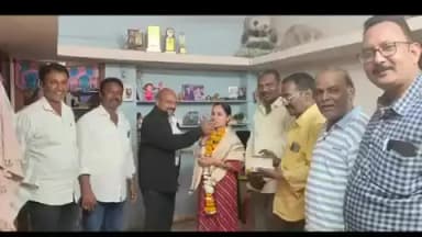 सेलू: शिक्षण सभापती राजश्री बोरीकर यांचा सिंदी (रेल्वे) पत्रकार संघातर्फे सत्कार