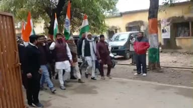 आंवला: आंवला में कांग्रेस ने जन समस्याओं को लेकर एसडीएम को सौंपा पांच सूत्रीय ज्ञापन, किया प्रदर्शन