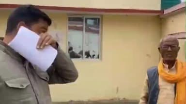 निचलौल: मिठौरा ब्लॉक परिसर में SIR कार्य को लेकर अव्यवस्था, घंटों इंतजार के बाद ग्रामीणों में बढ़ा आक्रोश