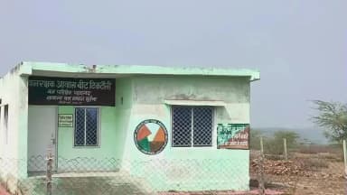 जौरा: वन पर क्षेत्र पहाड़गढ़ के द्वारा टिक टोली दुमदार के जंगल में बने फर्जी एवं गुणवत्ता हीन तालाब।