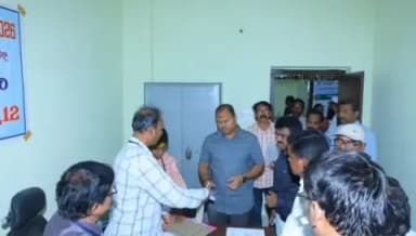 గీసుగొండ: మున్సిపల్ నామినేషన్ల స్వీకరణ కేంద్రాలను పరిశీలించిన జనరల్ అబ్జర్వర్ కిల్లు శివకుమార్ నాయుడు