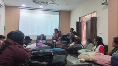 इछावर: श्यामपुर विकासखंड में स्वास्थ्य कर्मियों की समीक्षा बैठक आयोजित, सीएमएचओ ने दिए दिशा निर्देश