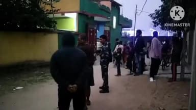 घाघरा: घाघरा जलका रोड पर घर की बाउंड्री में निकला रसेल वाईपर सांप, वन विभाग कर्मी ने किया रेस्क्यू