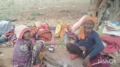 मनिका: बडकाडिह पंचायत के शिवचरण टोला निवासी 1 वर्ष से बेघर, खुले में आशियाना बनाने को मजबूर