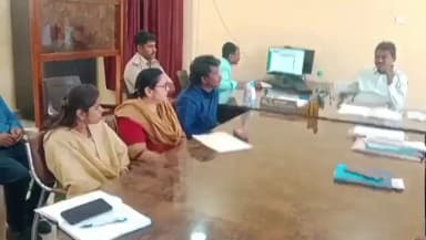 ಮೊಳಕಾಲ್ಮುರು: ಜನರಲ್ಲಿ ಜಾಗೃತಿ ಮೂಡಿಸುವ ಮೂಲಕ ಬಾಲಕಾರ್ಮಿಕ ಪದ್ಧತಿ ನಿರ್ಮೂಲನೆ ಸಾಧ್ಯ:ಪಟ್ಟಣದಲ್ಲಿ ತಹಶೀಲ್ದಾರ್ ಜಗದೀಶ್