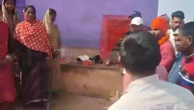 बगोदर: माहुरी में नाली निर्माण कार्य का जिला परिषद द्वारा शिलान्यास किया गया