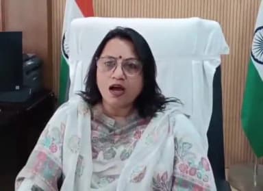 बजाग: सीएम हेल्पलाइन में लापरवाही पर डिंडौरी कलेक्टर ने 7 विभाग प्रमुखों पर लगाया जुर्माना