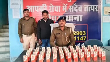 चकिया पिपरा: गौरे गांव के समीप पुलिस ने गुप्त सूचना पर छापेमारी कर एक वैगन आर कार से 48 बोतल अंग्रेजी शराब बरामद की, एक गिरफ्तार