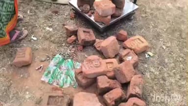 मसलिया: मसलिया में इपोस मशीन के बाद भी नेटवर्क संकट, खुले मैदान में अनाज वितरण जारी