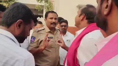 కోదాడ: మాజీ ఎమ్మెల్యే బొల్లం మల్లయ్యపై పోలీసులు కేసు నమోదు, కోదాడ పట్టణ పోలీస్ స్టేషన్ వద్ద ఉద్రిక్తత