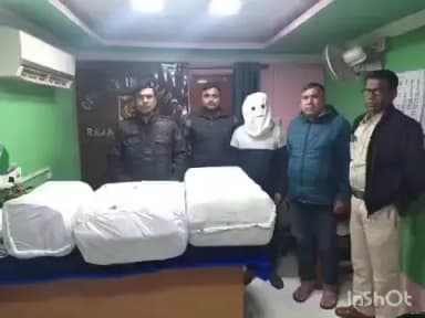 উলুবেড়িয়া ২: রাজাপুর থানা পুলিশ পাঁচলা বাউরিয়া মোড়ে বিপুল পরিমাণ গাঁজা উদ্ধার করে এবং গ্রেফতার করে একজনকে