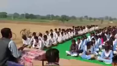 जबेरा: शासकीय हाई स्कूल भाटखमरिया में करियर काउंसलिंग का आयोजन, नायब तहसीलदार अटल बिहारी वर्मा रहे उपस्थित