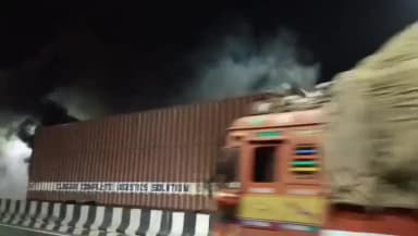 ଗୋପାଳପୁର: ରଣ୍ଢା ସ୍ଥିତ ଜାତୀୟ ରାଜପଥରେ ଜଳିଗଲା କଣ୍ଟେନର