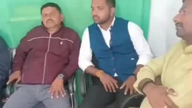 टुंडी: टुंडी की बदहाल स्वास्थ्य व्यवस्था पर राजनीतिक पार्टियों के नेताओं ने चिकित्सा प्रभारी के खिलाफ आक्रोश जताया