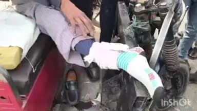 टेकनपुर चौकी प्रभारी की अनियंत्रित कार ने परशुराम चौक पर ई-रिक्शा और स्कूटी को मारी टक्कर, रिक्शा चालक घायल