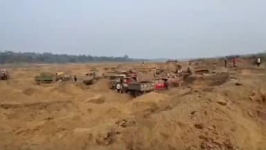 चितरपुर: रजरप्पा व गोला थाना क्षेत्र में अवैध कोयला व बालू का धंधा धड़ल्ले से जारी, कांग्रेस नेता ने SP से रोक की मांग की
