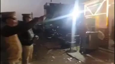 जमुनहा: मिर्जापुर चौराहे पर पुलिस ने सड़क किनारे से हटवाया अतिक्रमण, दोबारा अतिक्रमण करने पर कार्रवाई की चेतावनी दी