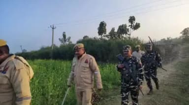 जमुनहा: इंडो नेपाल सीमा के घुड़दौरिया में पुलिस और SSB ने की संयुक्त पेट्रोलिंग, संदिग्ध व्यक्तियों और वाहनों की हुई चेकिंग