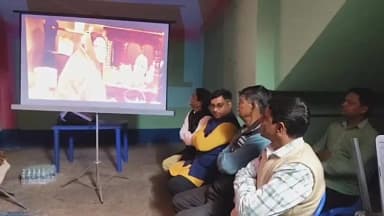 মঙ্গলকোট: ‘লক্ষ্মী এলো ঘরে’ তথ্যচিত্রে মুখ্যমন্ত্রীর জনকল্যাণমূলক প্রকল্পের প্রচার মঙ্গলকোটের শ্যামবাজারে