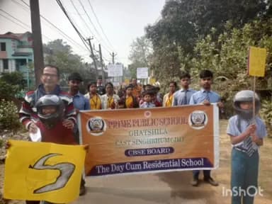 घाटशिला: सड़क दुर्घटना रोकने हेतु राजस्टेट में स्कूली बच्चों ने निकाली जागरूकता रैली