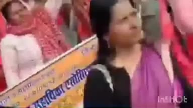 देेेवरिया: देवरिया में आंगनबाड़ी कार्यकत्रियों और सहायिकाओं ने अपनी मांगों को लेकर किया प्रदर्शन, कलेक्ट्रेट पहुंचकर दिया ज्ञापन