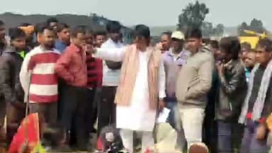 केरेडारी: एनटीपीसी के नॉर्थ वेस्ट कोल परियोजना में भू रैयतों का धरना जारी माइंस के कार्यों को कराया ठप