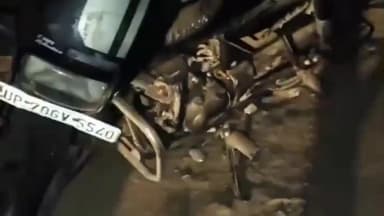 सोरांव: सड़क दुर्घटना में दो दोस्तों की मौत, घटना को लेकर परिजनों में मचा कोहराम