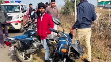 मोहन बड़ोदिया: मोहना जोड़ के पास अज्ञात वाहन की टक्कर से महिला व बच्ची सहित दो युवा घायल, सीएचसी में भर्ती