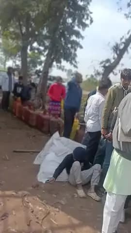 today hp gas cylinder ke liye chhaprauli agency main public ko presan hona pada Halalpur