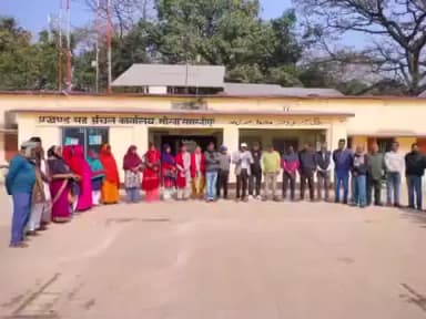 मोरवा: मोरवा में शहीदों की स्मृति में मौन रखा गया, प्रखंड और अंचल कर्मी भी शामिल हुए