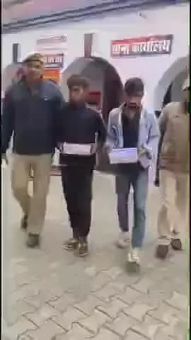 टूंडला: टूंडला पुलिस ने आगरा रोड स्थित ईंट मंडी के पास से दो आरोपियों को अवैध तमंचा और कारतूस के साथ किया गिरफ्तार