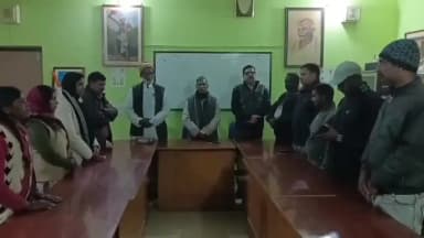 कुडू: महात्मा गांधी की पुण्यतिथि पर लोहरदगा ग्राम स्वराज्य संस्थान में पुष्पांजलि अर्पित कर सत्य-अहिंसा के आदर्शों को किया नमन