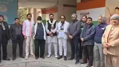 टूंडला: वेंडिंग जोन में गलत तरीके से दुकानें आवंटित करने का जनसत्ता लोकतांत्रिक पार्टी के पदाधिकारियों ने तहसील में किया विरोध