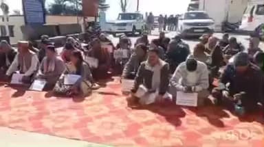 भनोली: “मनरेगा बचाओ अभियान” के तहत कांग्रेसियों ने लमगड़ा और धौलादेवी ब्लॉकों में किया प्रदर्शन, सरकार के खिलाफ नारेबाजी