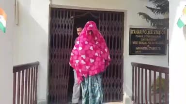 ইটাহার: স্বামীর অবর্তমানে বাড়িতে ঢুকে এক বধূর মাথায় হাঁসুর কোপ প্রতিবেশী ব্যক্তির, ঘটনায় চাঞ্চল্য ইটাহারের রানাপুর গ্রামে