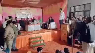 तोशाम: गांव पिंजोखरा में एडीसी दीपक बाबूलाल करवा ने रात्रि ठहराव कार्यक्रम में ग्रामीणों की समस्याएं सुनीं