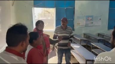 बरवाडीह: मैट्रिक व इंटर परीक्षा केंद्र विद्यालय में गंदगी देखकर BDO ने विद्यालय प्रबंधन को लगाई फटकार