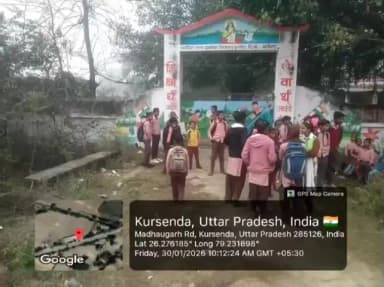 माधौगढ़: कुरसेड़ा गांव का वीडियो सोशल मीडिया पर वायरल, स्कूल बंद होने पर बच्चे कर रहे हैं इंतज़ार