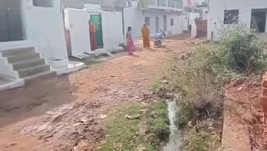 बहोरीबंद: बहोरीबंद के दर्शननगर में विकास ठप, नाली और सड़क न होने से रहवासी बेहाल